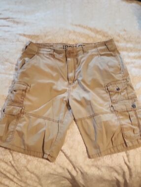 Men's Cargo Shorts in Khaki – Utility Pocket Style